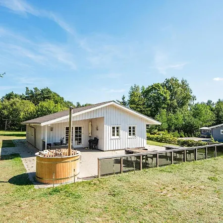 8 Person Holiday Home In Glesborg Prázdninový dům