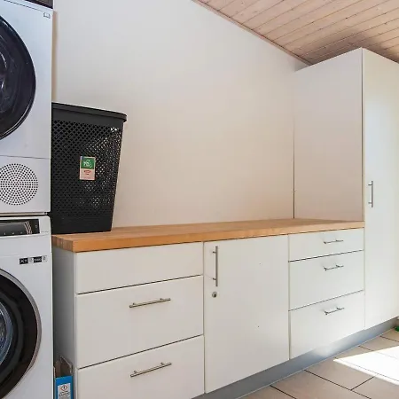 8 Person Holiday Home In Glesborg *