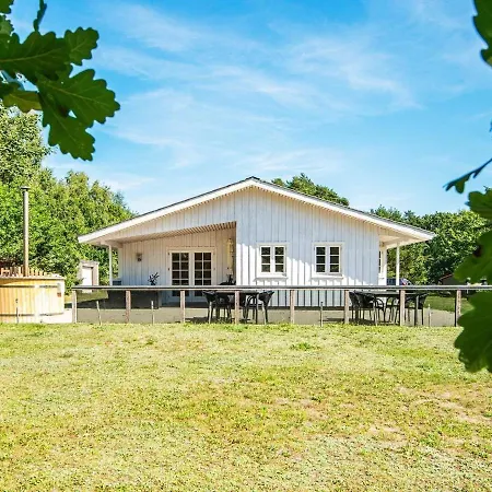 8 Person Holiday Home In Glesborg * Glesborg